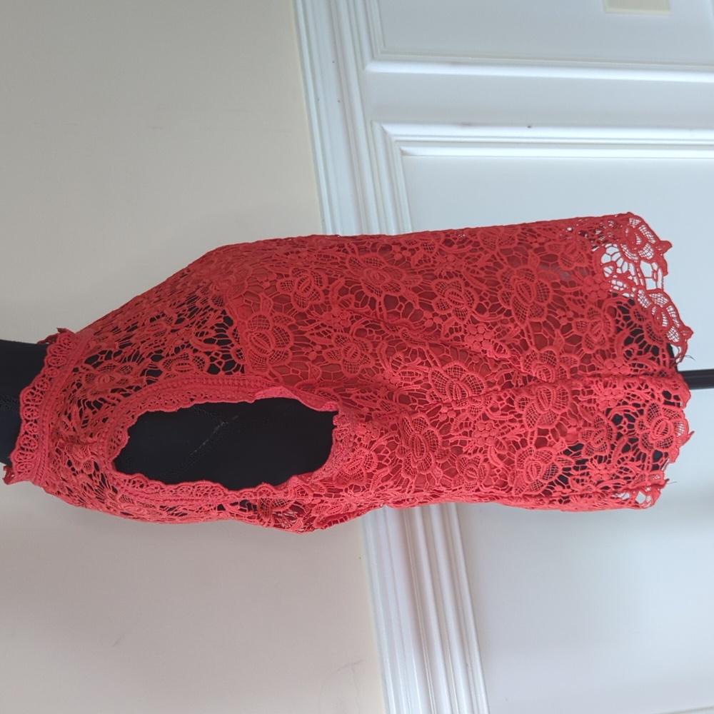 Nanette Lepore women's Crochet Sleeveless Blouse Red Sz Large - Picture 4 of 14